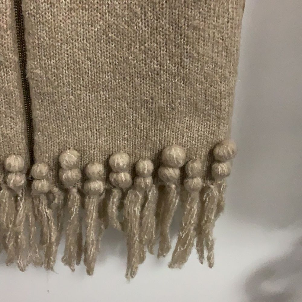 Romeo & Juliet couture large sweater vest - Picture 4 of 7